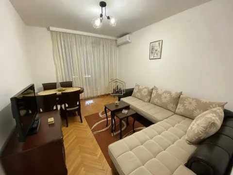 Izdavanje, jednosoban stan, 50m², Centar, Podgorica