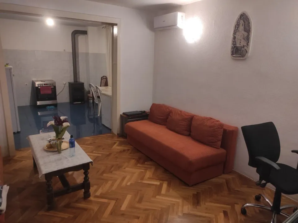 Izdavanje, trosoban stan, 100m², Donja Gorica, Podgorica
