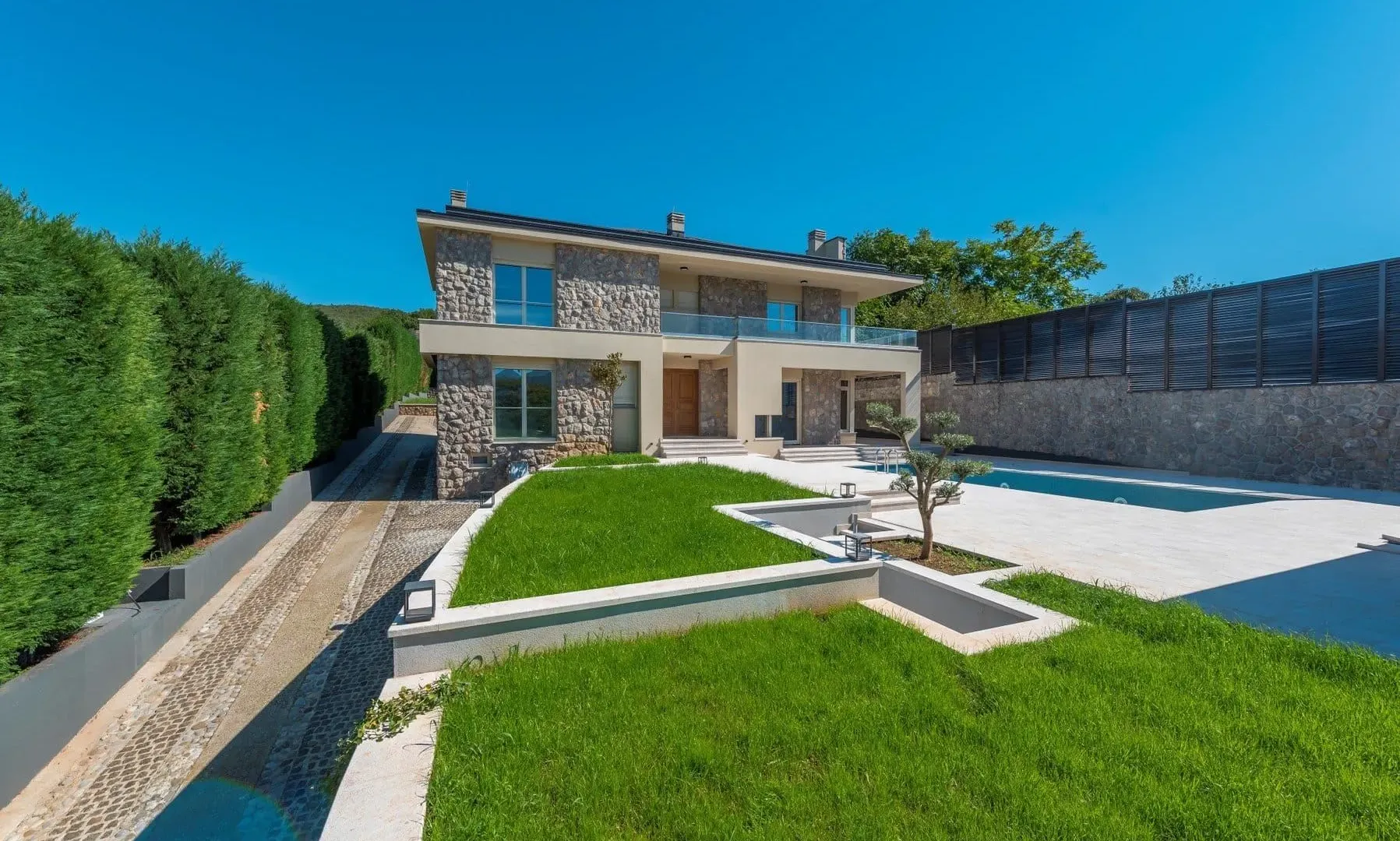 Prodaja, kuća, 492m², Mareza, Podgorica