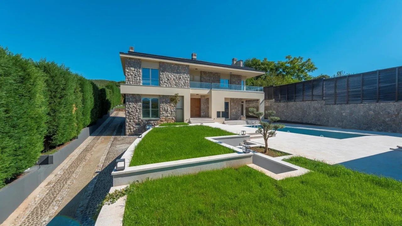 Sale, house, 492m², Mareza, Podgorica