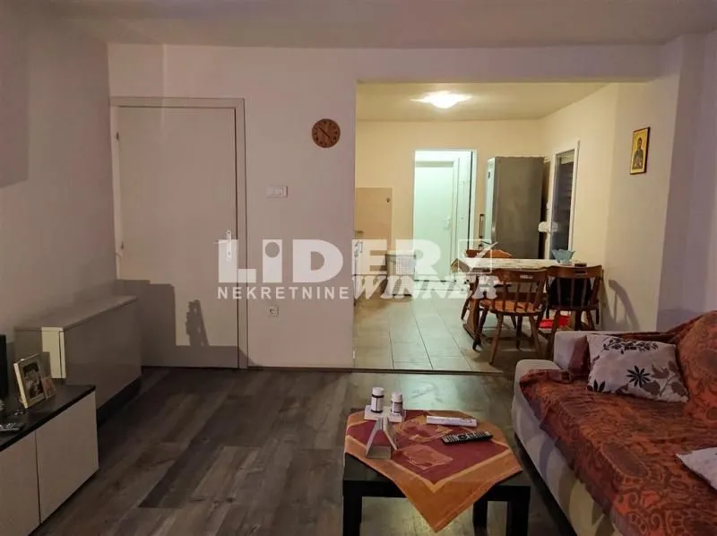 Sale, house, 270m², Zvezdara Sve Podlokacije, Beograd