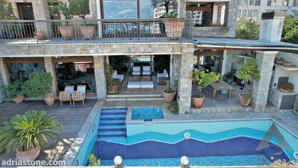 Sale, house, 820m², Centar, Budva
