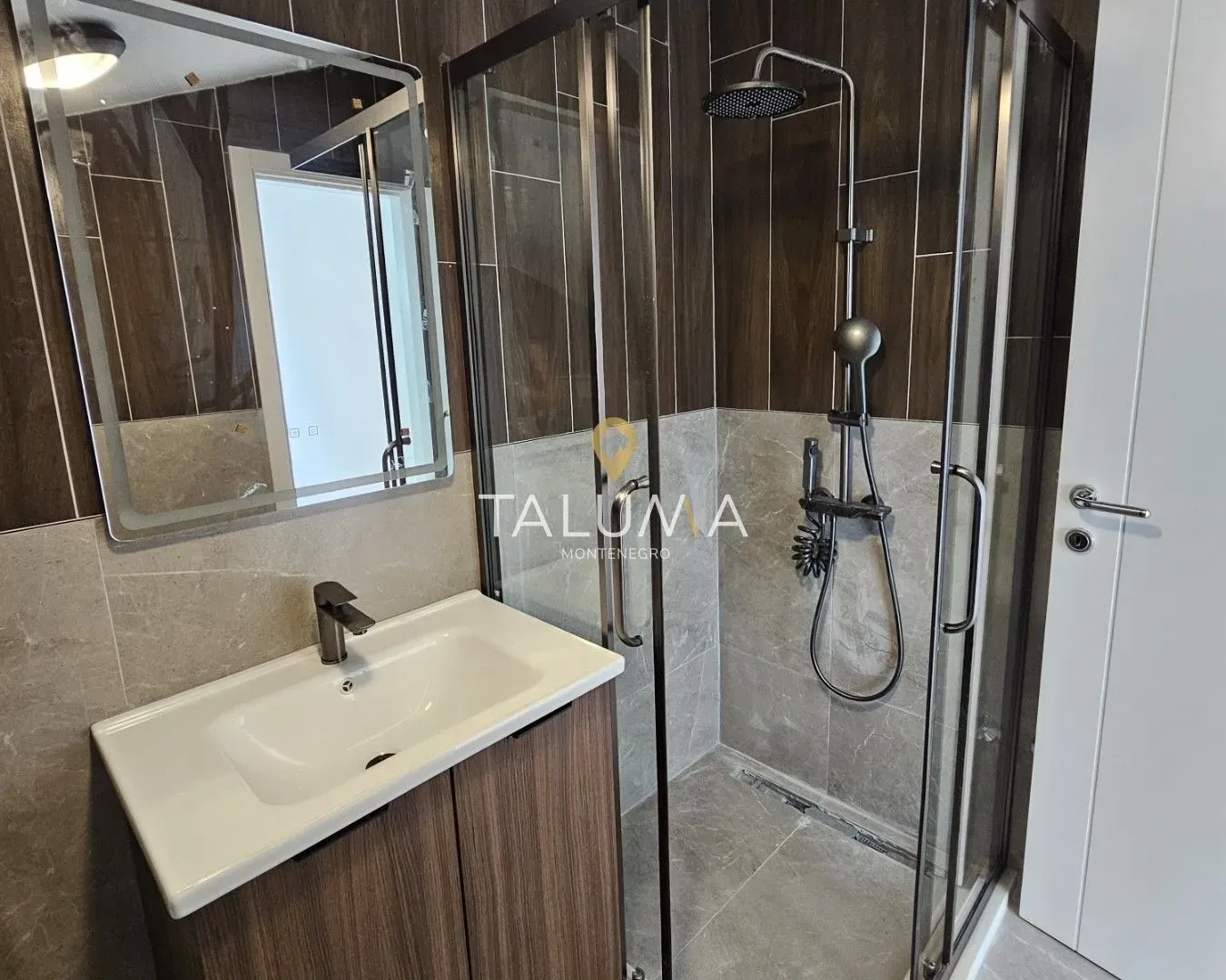 Prodaja, jednosoban stan, 44m², Tološi, Podgorica