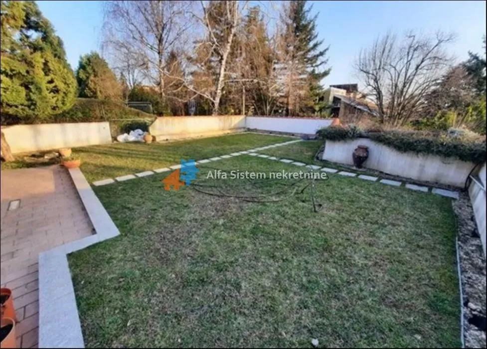 Rent, house, 300m², Čukarica, Beograd
