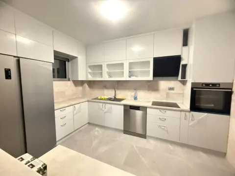 Sale, house, 320m², Podgorica, Crna Gora - image 15