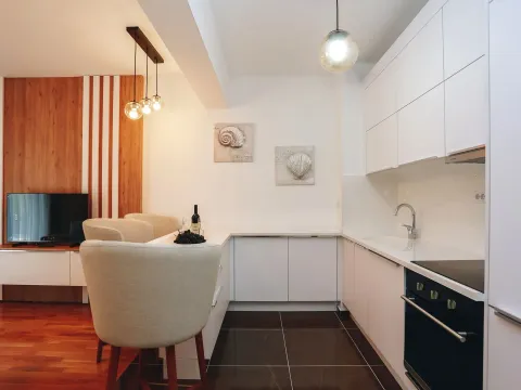 Daily-rent, one bedroom apartment, 36m², Bečići, Budva - image 9