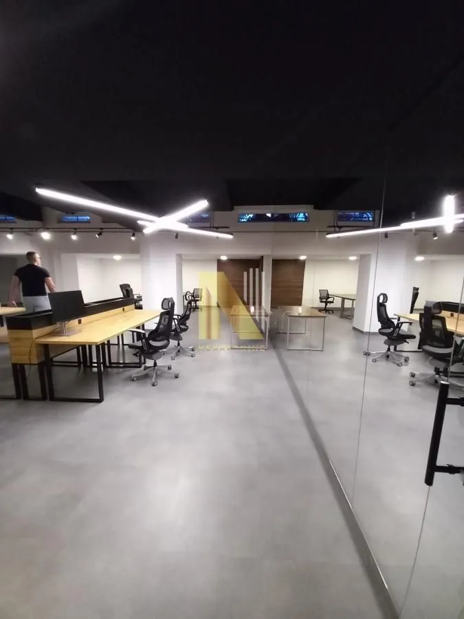 Sale, office space, 288m², Grbavica, Novi Sad Sve Podlokacije