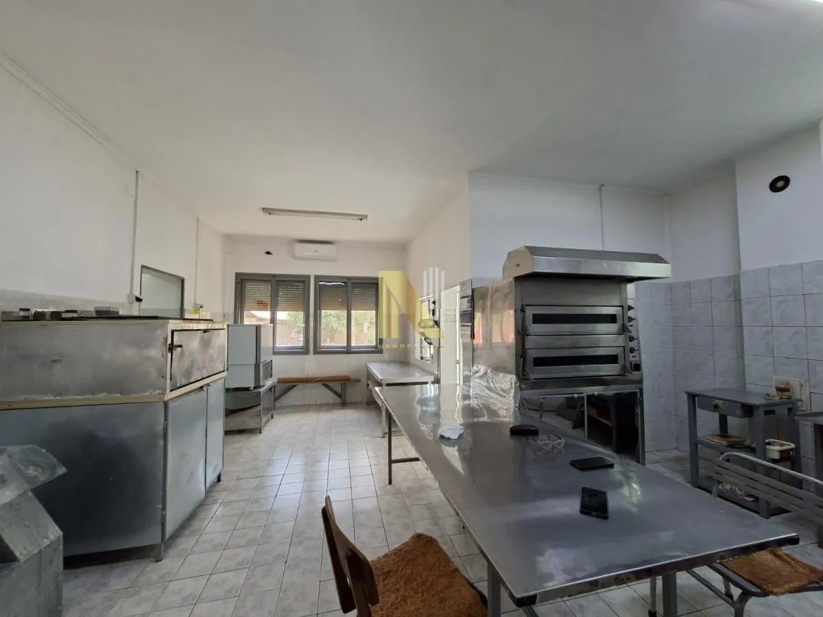 Prodaja, kuća, 192m², Novi Bečej, Zrenjanin