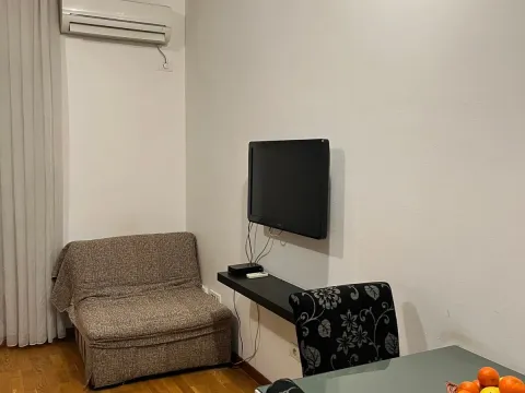 Izdavanje, garsonjera, 30m², City Kvart, Podgorica - image 8