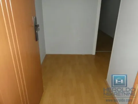 Izdavanje, dvosoban stan, 61m², Centar, Jagodina - image 15