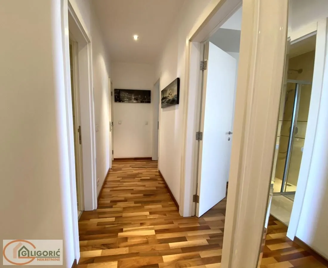 Sale, four bedroom apartment, 122m², Stari Grad, Beograd