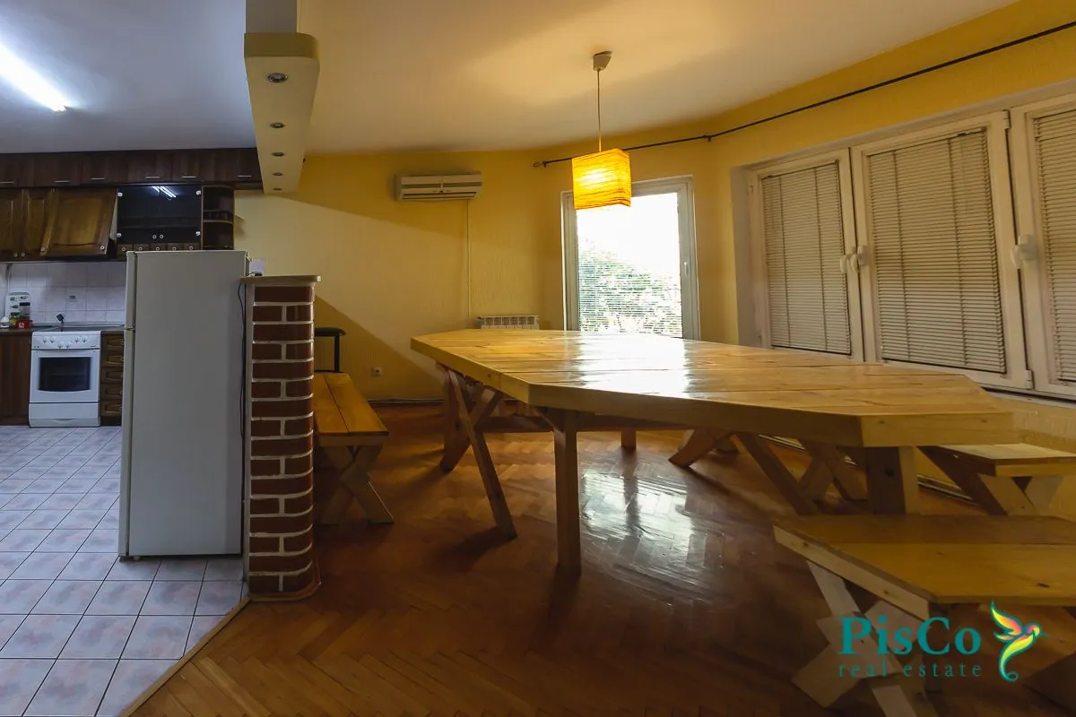 Rent, house, 250m², Zabjelo, Podgorica
