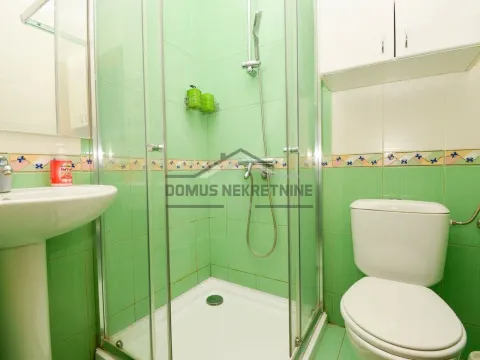 Izdavanje, kuća, 250m², Stari Aerodrom, Podgorica - image 16