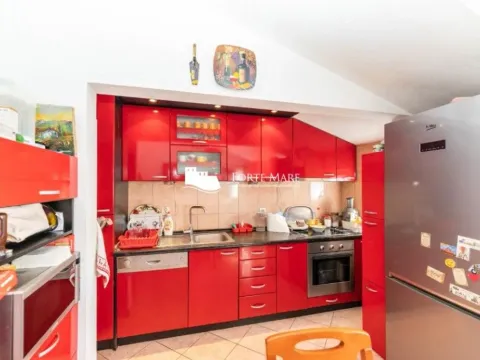 Sale, four bedroom apartment, 180m², Gomila, Herceg Novi - image 8