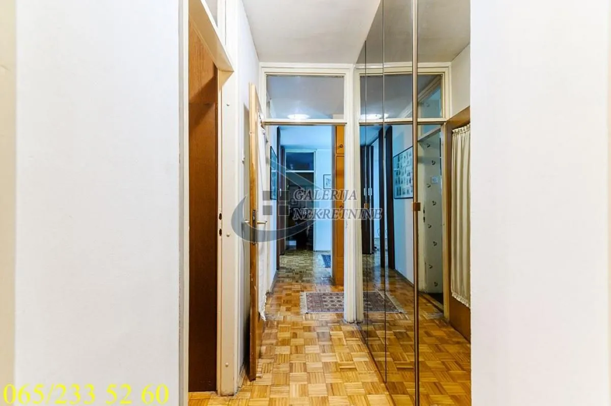 Prodaja, trosoban stan, 73m², Vračar Sve Podlokacije, Beograd