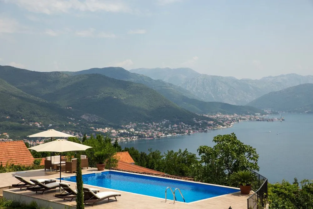 Prodaja, kuća, 235m², Tivat, Crna Gora