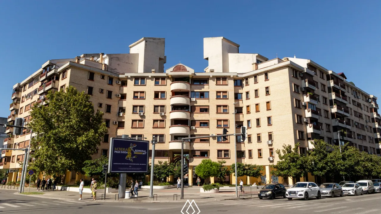 Prodaja, trosoban stan, 120m², Blok 7, Podgorica