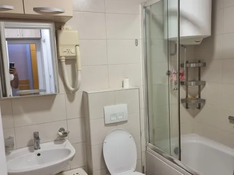 Izdavanje, dvosoban stan, 68m², City Kvart, Podgorica - image 9