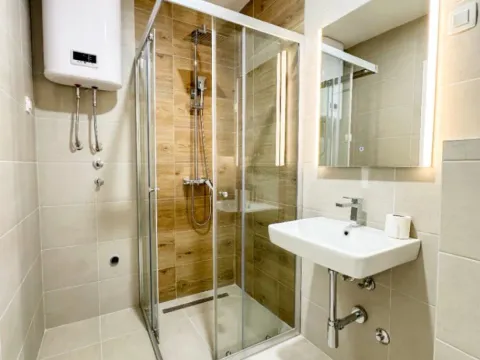 Prodaja, jednosoban stan, 46m², Pobrežje, Podgorica - image 9