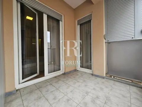 Izdavanje, jednosoban stan, 50m², City Kvart, Podgorica - image 8