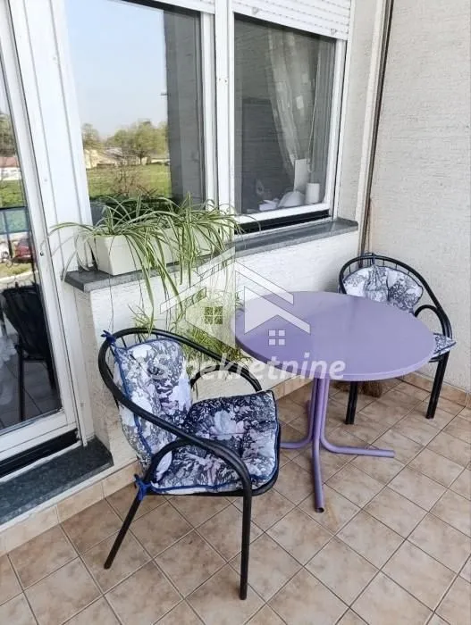 Izdavanje, trosoban stan, 80m², Savski Venac, Beograd