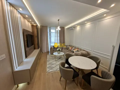 Izdavanje, trosoban stan, 74m², Savski Venac, Beograd - image 4