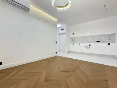 Sale, two bedroom apartment, 43m², Južni Bulevar, Vračar Sve Podlokacije - image 4