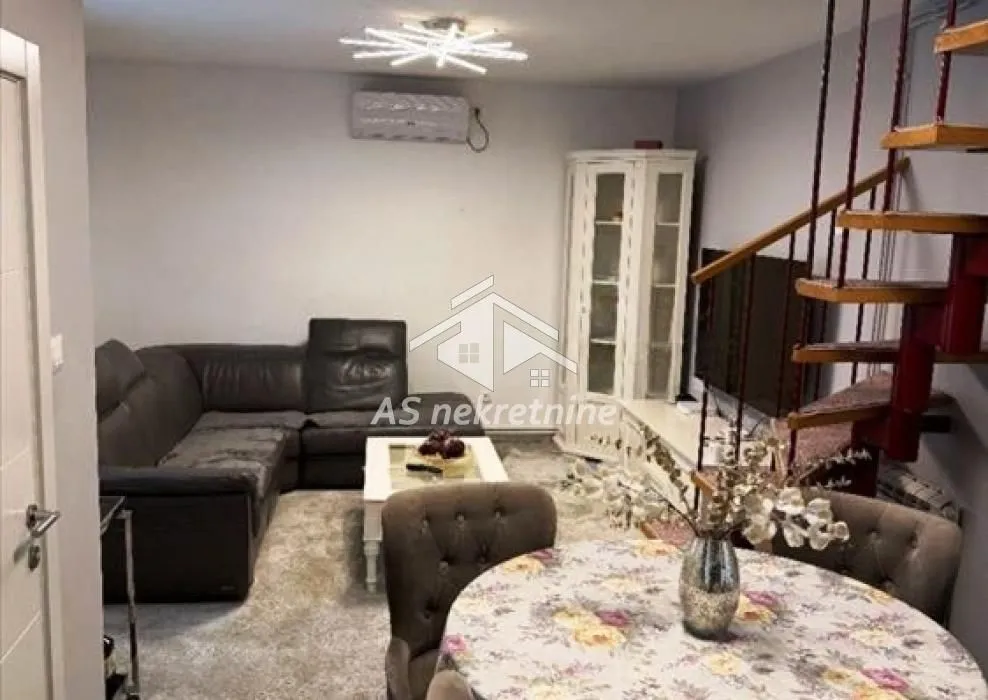 Rent, four bedroom apartment, 85m², Savski Venac, Beograd