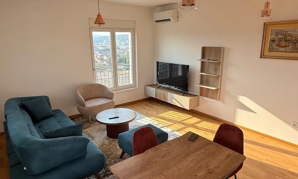 Izdavanje, dvosoban stan, 65m², Stari Aerodrom, Podgorica