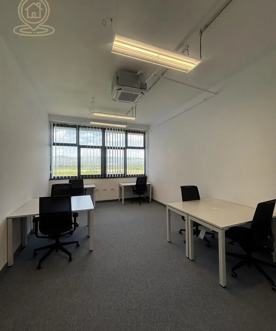 Rent, office space, 28m², Palilula, Niš