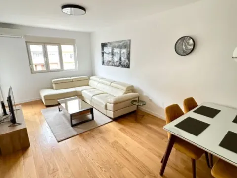 Rent, two bedroom apartment, 76m², Central Point, Podgorica