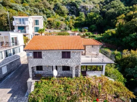 Prodaja, kuća, 237m², Bečići, Budva