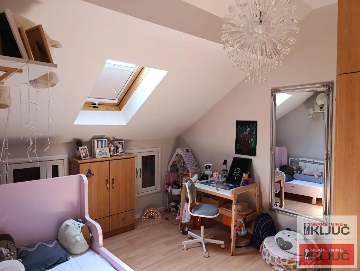 Prodaja, četvorosoban stan, 95m², Centar, Novi Sad