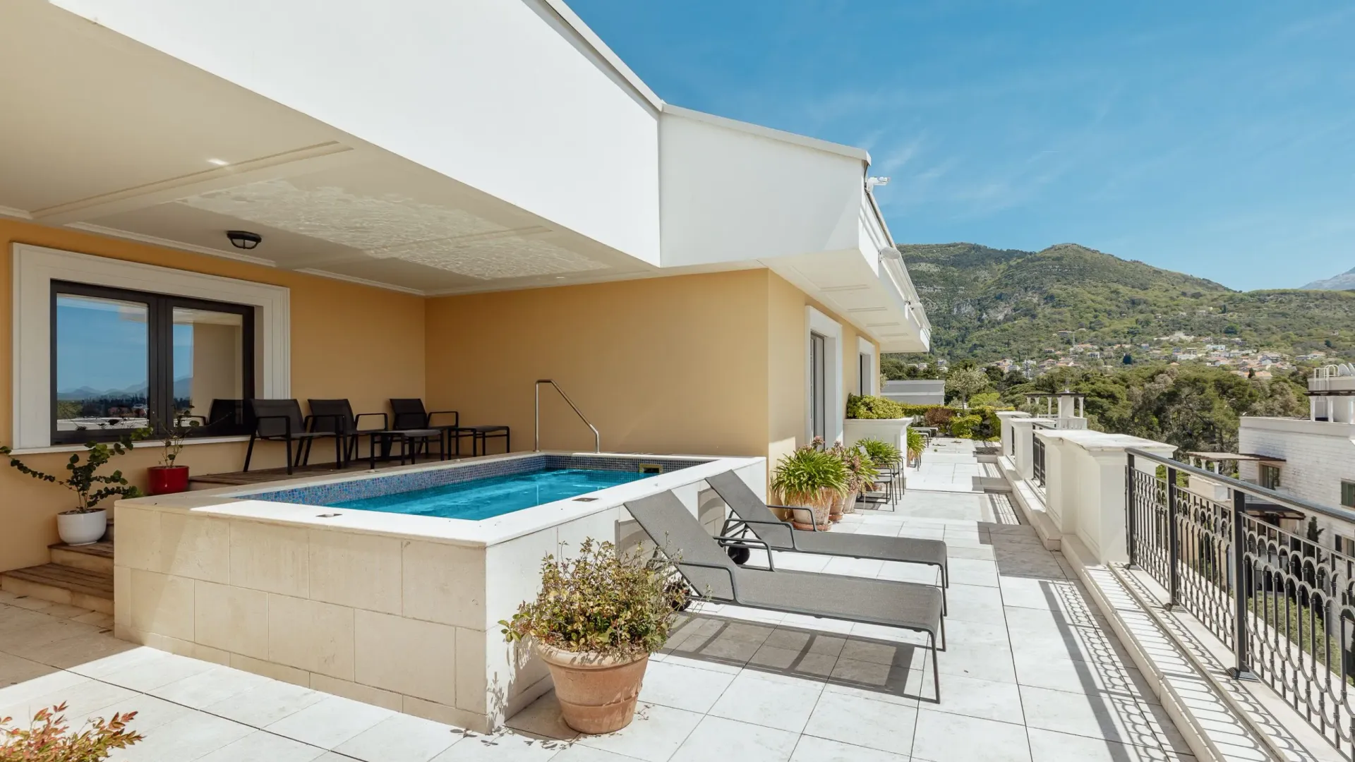 Prodaja, četvorosoban stan, 620m², Porto Montenegro, Tivat