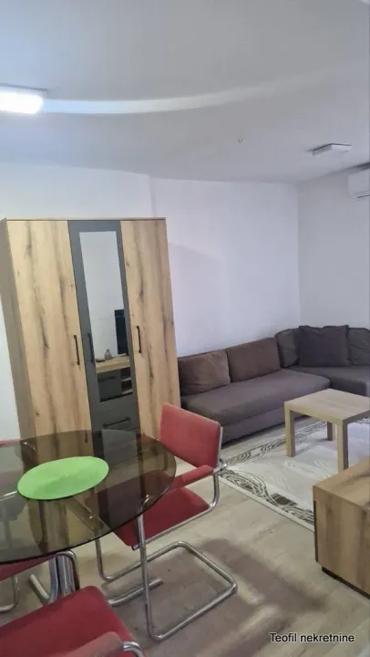 Izdavanje, dvosoban stan, 36m², Savski Venac, Beograd