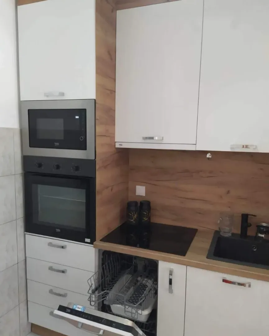 Izdavanje, jednosoban stan, 45m², Adok, Budva
