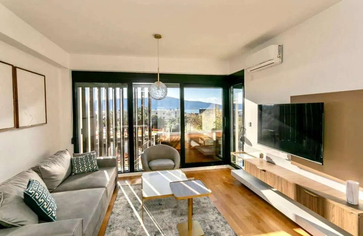 Rent, one bedroom apartment, 50m², Centar, Tivat