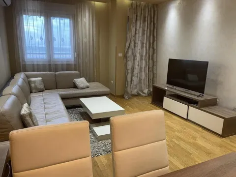 Izdavanje, dvosoban stan, 65m², City Kvart, Podgorica - image 5