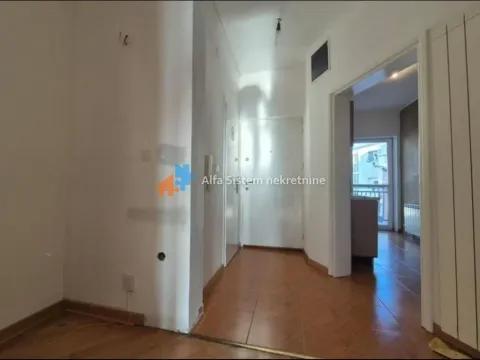 Izdavanje, stan, 110m², Kalenić Pijaca, Vračar Sve Podlokacije - image 14