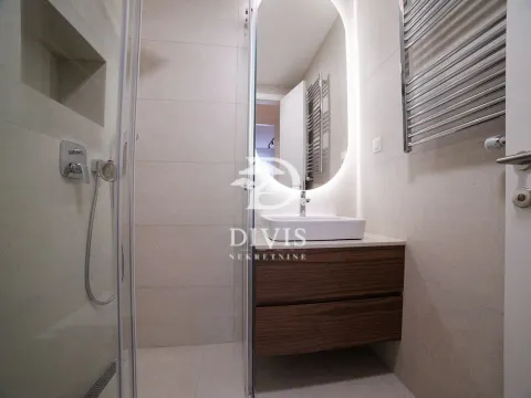 Izdavanje, trosoban stan, 130m², Crveni Krst, Beograd - image 11