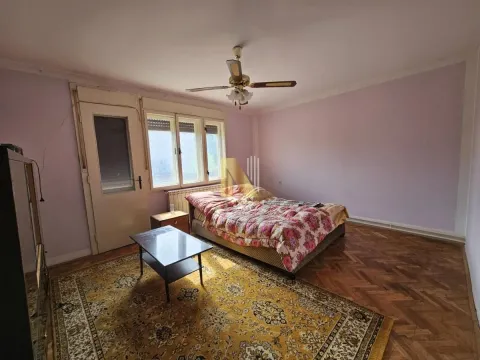 Prodaja, kuća, 303m², Pecinci, Srbija - image 12