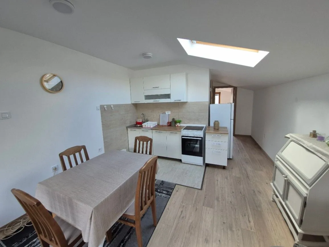 Izdavanje, jednosoban stan, 50m², Gomila, Herceg Novi