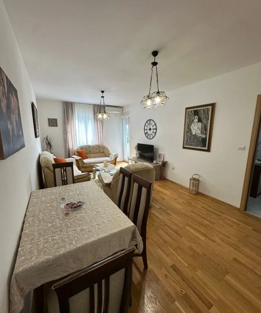 Izdavanje, dvosoban stan, 66m², Stari Aerodrom, Podgorica