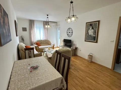 Izdavanje, dvosoban stan, 66m², Stari Aerodrom, Podgorica - image 10