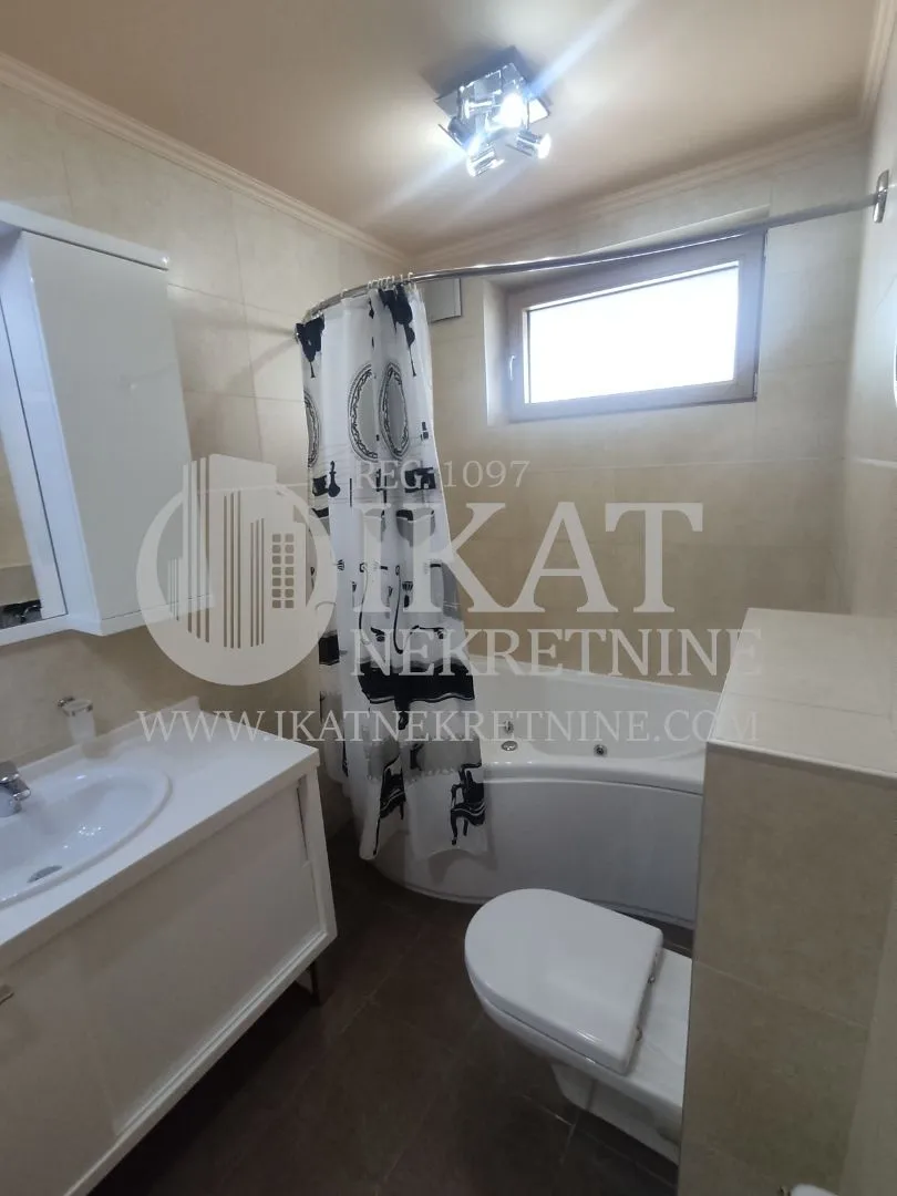 Izdavanje, kuća, 242m², Banovo Brdo, Beograd