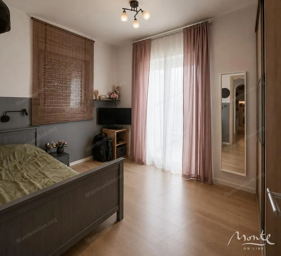 Prodaja, trosoban stan, 75m², Dobrota, Kotor