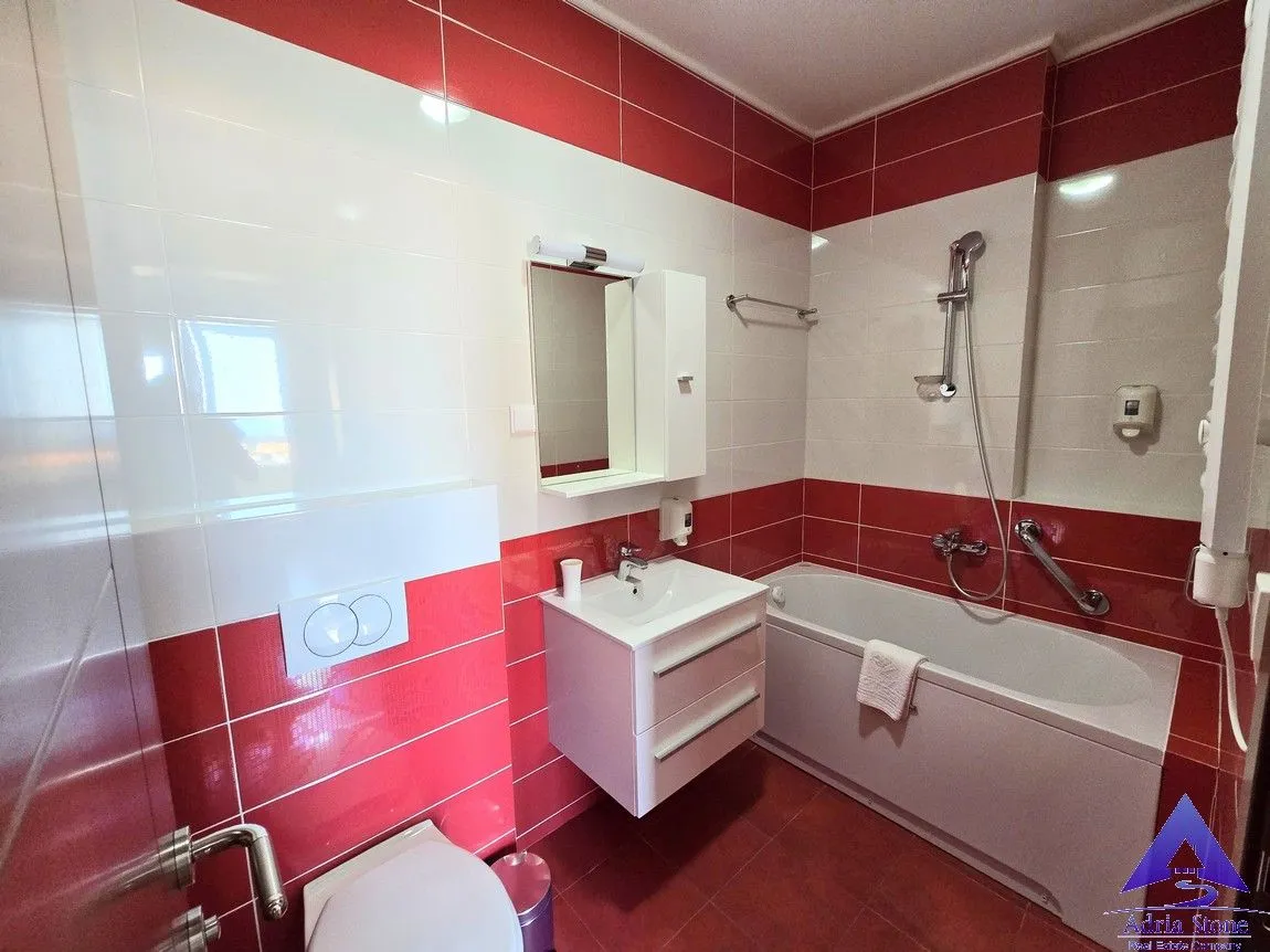 Prodaja, trosoban stan, 107m², Bečići, Budva