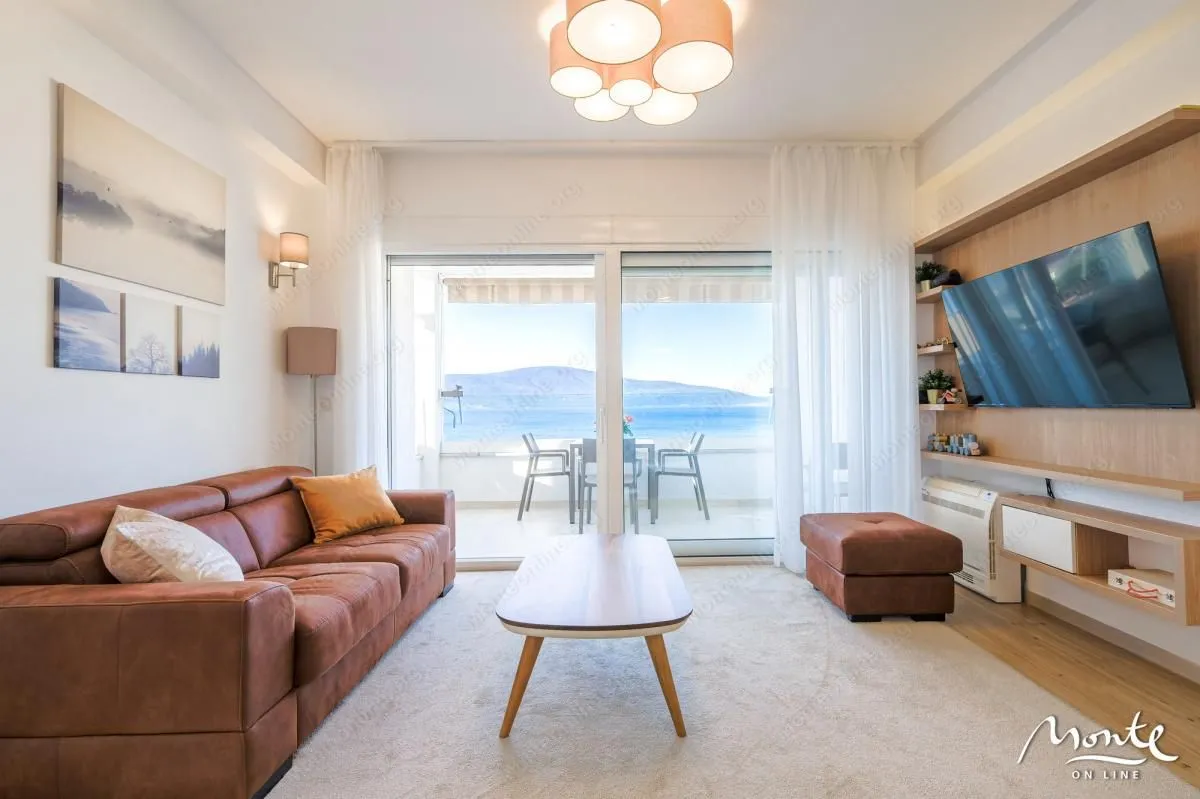 Prodaja, dvosoban stan, 66m², Tivat, Crna Gora