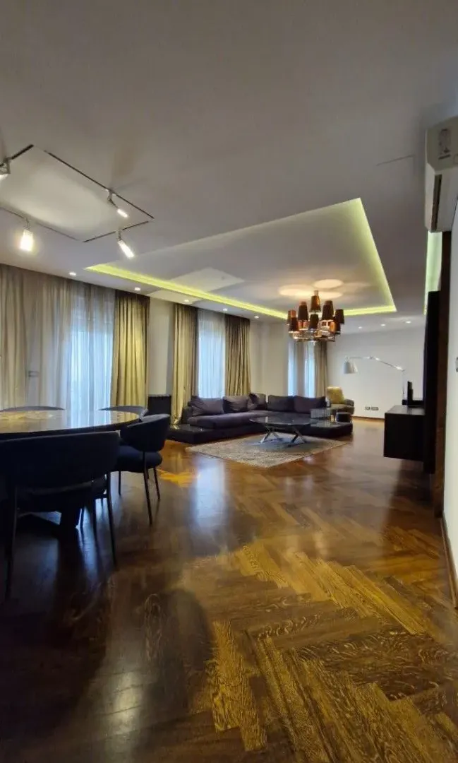 Izdavanje, stan, 110m², Vračar Hram, Vračar Sve Podlokacije