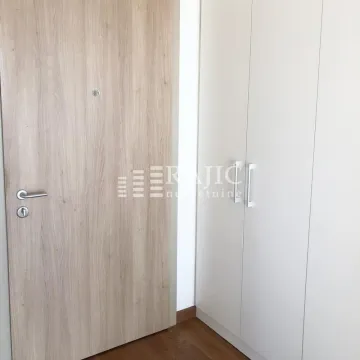 Rent, four bedroom apartment, 125m², Savski Venac, Beograd - image 7
